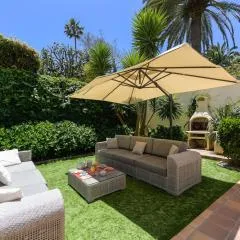 House with cozy garden BBQ and free parking