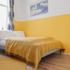 FULL HOUSE Studios - Yellow Apartment - Nescafé