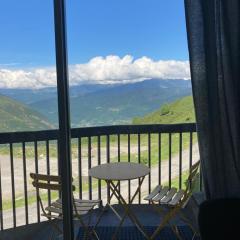 Magnifique T3 au Pla D Adet (Saint Lary)grand confort entièrement refait à neuf avec une vue exceptionnelle sur la vallée