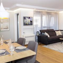 Sea&City Deluxe Apartment - Top Center Varna by Flat Mаnager