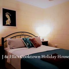 J & Ella's Holiday House - 2 Bedroom Stays