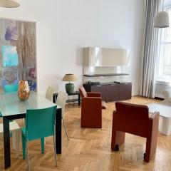 Charming flat close to Danube and 4-Seasons Hotel