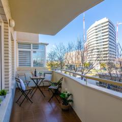 WintowinRentals Teatinos, Metro, Free Parking & Pool.