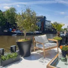Luxurious 110m² 3br Houseboat in Amsterdam Centre!
