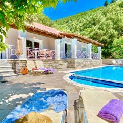 Villa Fantasia with private pool by DadoVillas