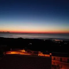 Bilocale vista mare con area cortilizia privata