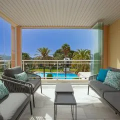 Las Palmeras Beach with Community Pool
