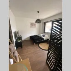 Le 13 du temple - plein coeur centre ville, résidence privée, 5mn gare Sncf, WIFI et Netflix
