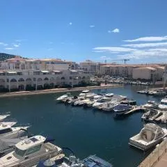 CHARMANT T2 VUE MARINA PLAGES A PIED