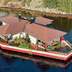 8 person holiday home in Kalvåg-By Traum