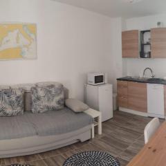 Levant, cosy and modern apartment in Novalja center