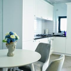 Myosotis Mamaia Studio by the Lake