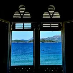 Beach front AmF Holiday Home