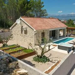 VILLA KARLA
