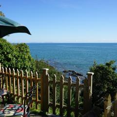 The Cottage - Sea Views, Direct Access to Beach, Pet Friendly