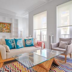 Stylish 3-Bedroom Apartment in the Heart of Barrio Salamanca Perfect for Shopping & Leisure, Castello IV