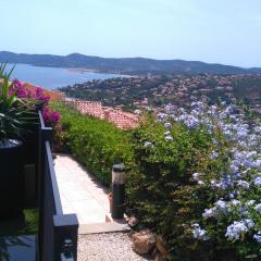 Au pied du Massif des Maures, à proximité de la plage de St Clair à 1,200kms