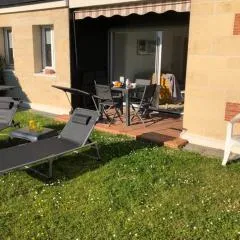 Beautiful Apartment With Gardenlk