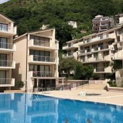 Beauty apartment in Blue star complex Pržno Montenegro
