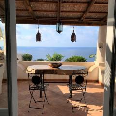 La Resilienza - Villetta Eoliana sul mare, in centro a Malfa