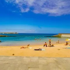 2 SCHLAFZIMMER FERIENWOHNUNG DiREKT AM STRAND