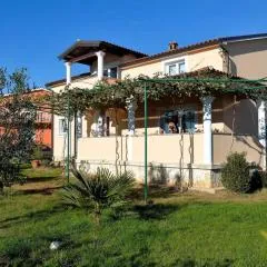 Comfortable apartment near Pula