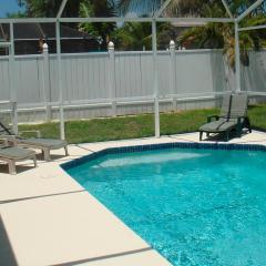 Cozy 3 Bdrm House with Private Pool at Cypress Lakes