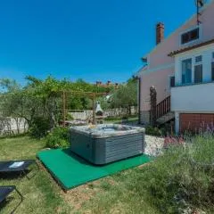 Ferienhaus Zora with Whirlpool