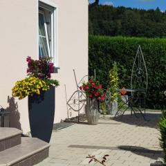 Ferienwohnung Toni mit Balkon und Garten