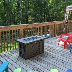 The Lake Place Cabin with Golf Cart and Free Kayaks!