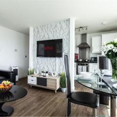 2 Bedroom 2 Bathroom Apartment in Central Milton Keynes with Free Parking - Contractors, Relocation, Business Travellers