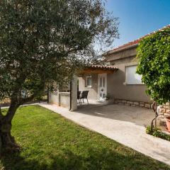 Holiday apartment near the beach