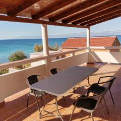 Apartment near the sea