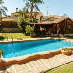 Casa de madera con piscina privada