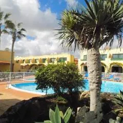 1-Bed Sleeps 2 Sunbeds & Beach Towels