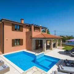 Villa Gloria, villa with heated pool