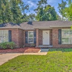 Cozy Pensacola Home with Yard 10 Mi to Dtwn!