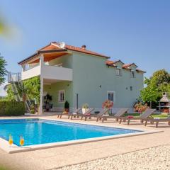 Holiday house Anetta with 5 bedrooms