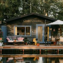 Chalet in Geel in quiet location by the water
