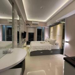 Cosmy Benson Apartment at Supermall Pakuwon