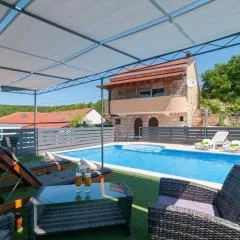 Holiday Home Mateovi Dvori