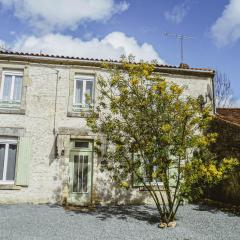 LA LAUJÈRE IVIE - Gîte & Piscine privative