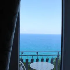 Ellysblue
