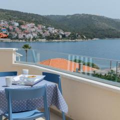 Spacious Modern Apartment Miljak - 1min to the beach