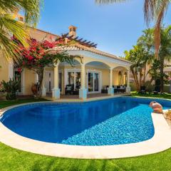 Oásis Tropical, Jardim e Piscina!