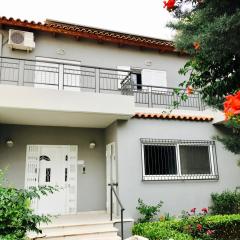 Loutraki home near the beach