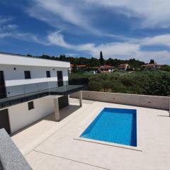Villa Mare - Modern villa with swimming pool and jacuzzi