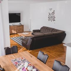 Helles 3 Schlafzimmer Apartment zwischen Zagreb Zentrum & Natur