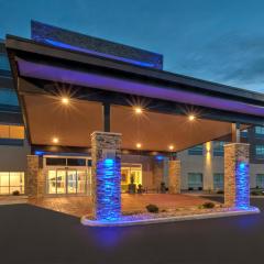 Holiday Inn Express & Suites - Milan - Sandusky Area, an IHG Hotel