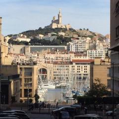 Typique T2 Terrasse situé Quartier Panier Vieux Port